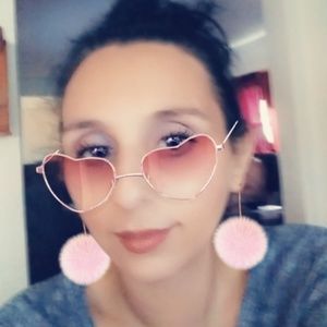 Meet your Posher, Antwinette